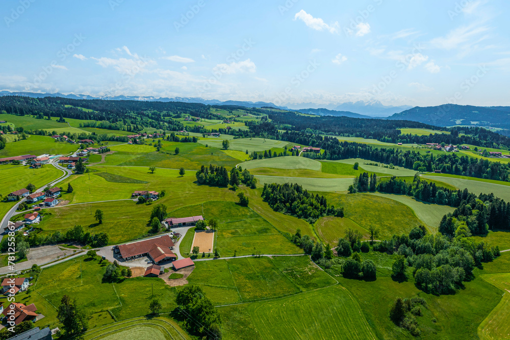 Das Westallgäu bei Oberreute an der Deutschen Alpenstraße im Luftbild