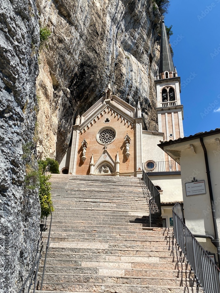 Ferrara di Montebaldo - Santuario della Madonna della Corona