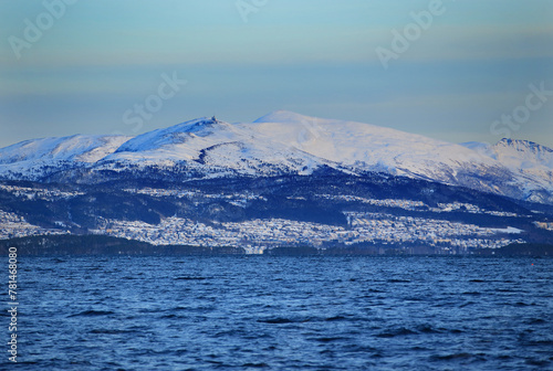 Obraz na płótnie View at the winter mountains near Molde (More og Romsdal, Norway). w salonie