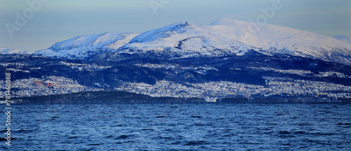 Obraz na płótnie View at the winter mountains near Molde (More og Romsdal, Norway). w salonie