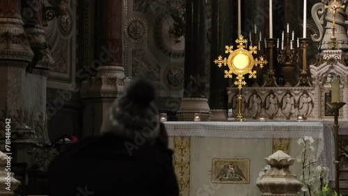En la oracion encuentro mi descanso, la adoración al santísimo sacramento de Jesus, en Semana santa y todo el año, 