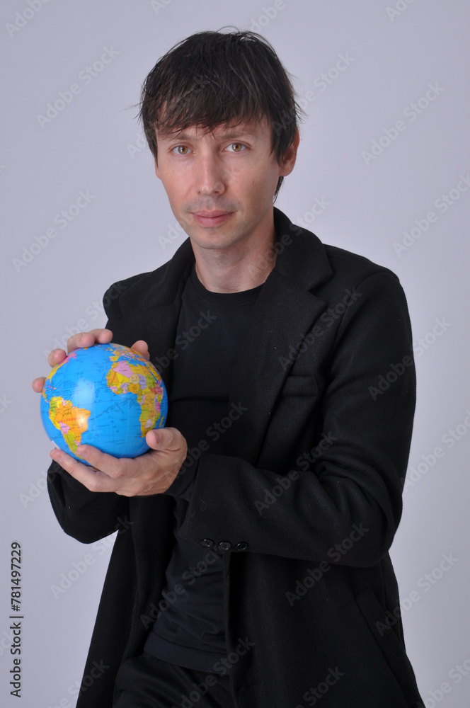 homem de comércio segurando o globo terrestre , planeta terra homem de comércio segurando o globo terrestre , planeta terra