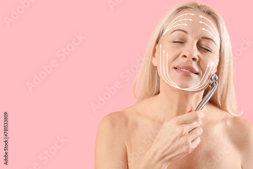 Mature blonde woman with fa...