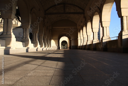 couloir de la basilique de lisieux photo