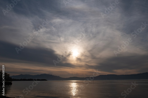 琵琶湖畔の夕暮れ　滋賀県草津市 © MTBS PHOTO