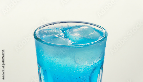 綺麗な青いソーダ水