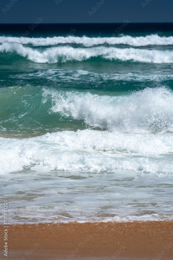 Fototapeta premium tide next to a beach
