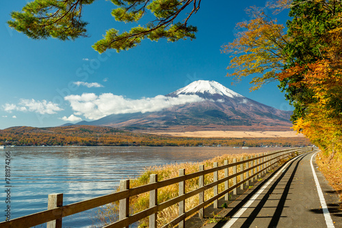 Fototapeta Naklejka Na Ścianę i Meble -  Fuji and Yamanaka Lake, Japan	