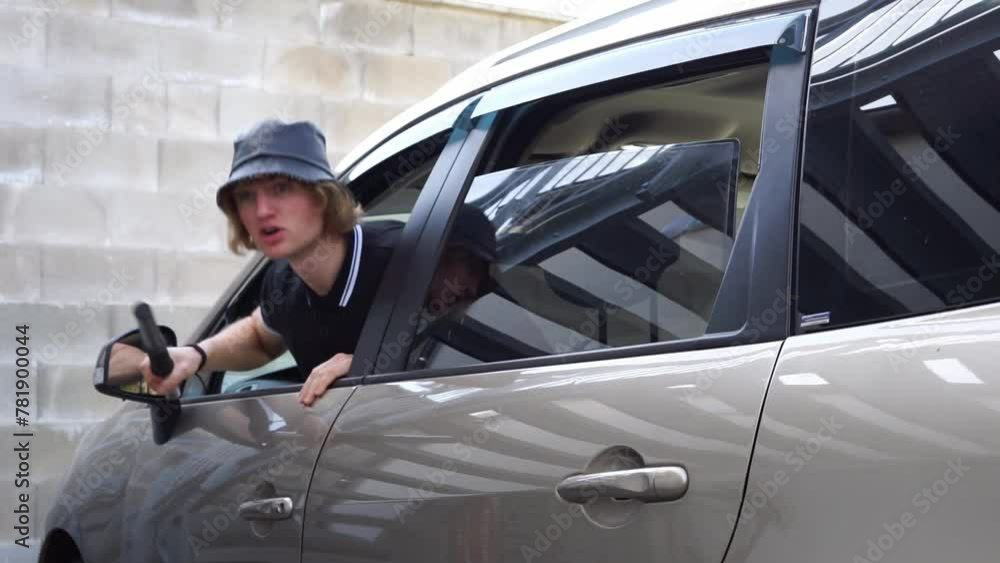 angry driver threatens inappropriate behavior angry driver threatens inappropriate behavior