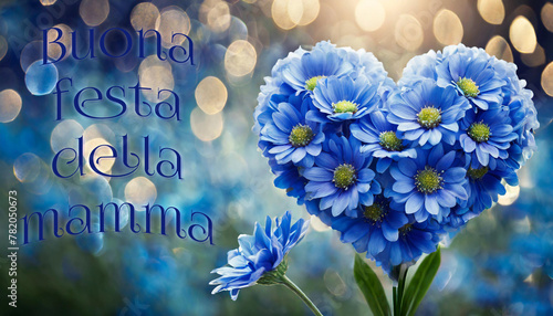 biglietto o striscione per augurare una felice festa della mamma in blu con accanto un cuore fatto di fiori blu su sfondo verde e blu con cerchi con effetto bokeh photo