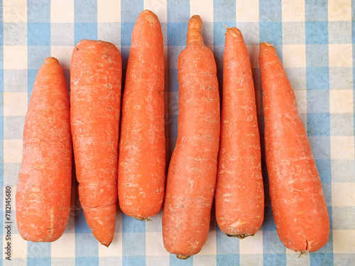 plusieurs carottes, vue du dessus, en gros plan. © ALF photo