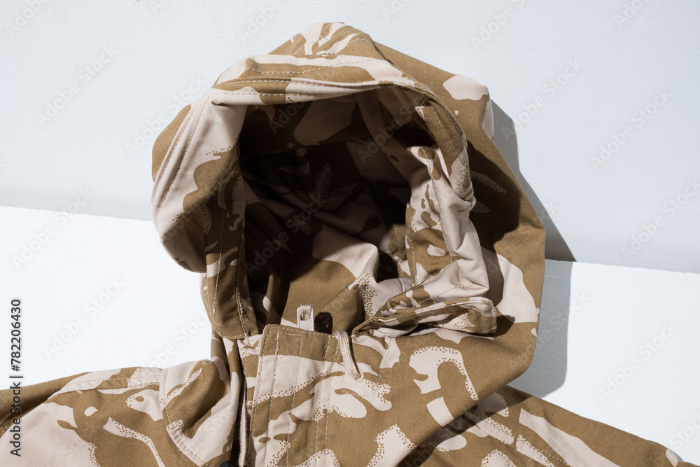 A Windproof British Army DDPM Desert Camouflaged Combat Smock Jacket. combat and army clothing for all terrain. british army clothing.