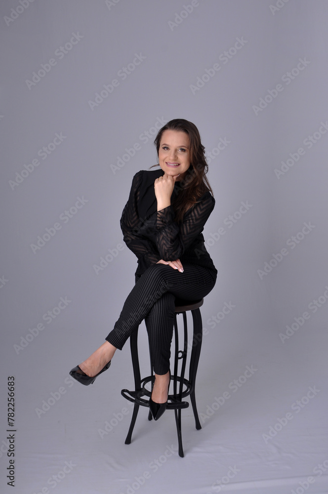 beldade modelo feminina com roupa social executiva mulher de sucesso nos negócios beldade modelo feminina com roupa social executiva mulher de sucesso nos negócios