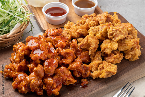 Photos Chicken, chicken, fried, seasoning, green onion, sauce, spicy, drink, radish, so