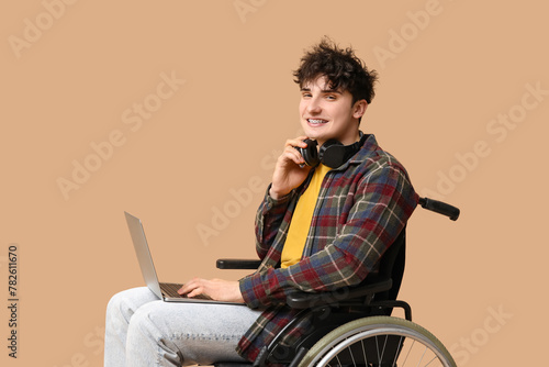 Young male programmer in he...
