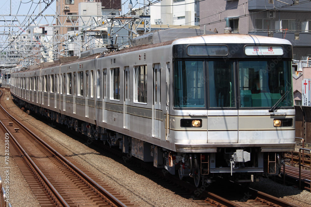 Obraz premium 通勤電車 東京メトロ日比谷線 03系