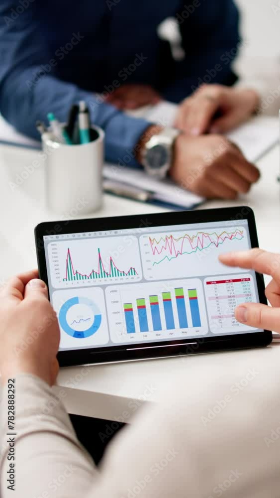 Predictive Business Analytics On Tablet Computer Predictive Business Analytics On Tablet Computer