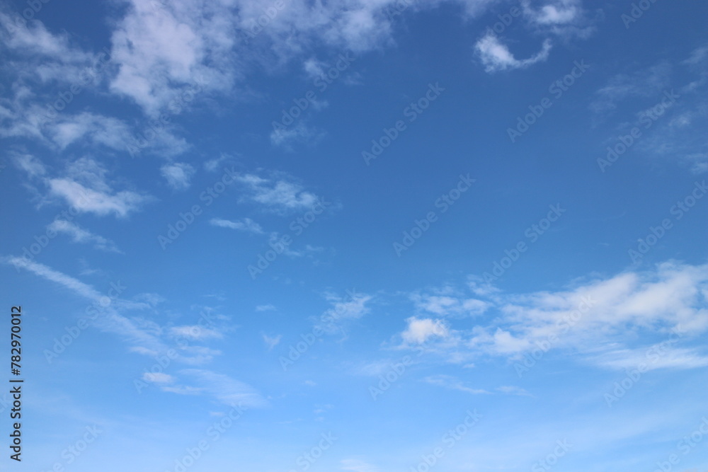 Fototapeta premium white cloud with blue sky background