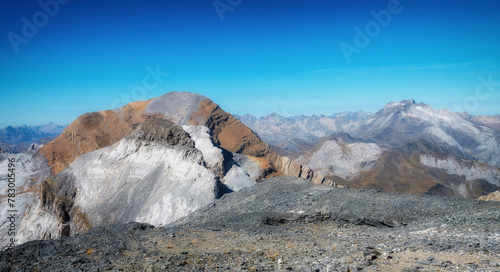 Le Taillon et le Vignemale depuis la Tour du Marboré _ Cirque de Gavarnie - Hautes Pyrénées
