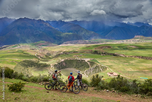 Фотография The Sacred Valley of Peru is not only a treasure trove of historical and cultural wonders but also a paradise for outdoor enthusiasts, including mountain bikers