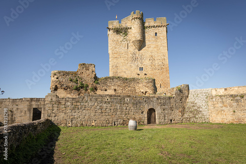 Castillo de San Felices de los Gallegos (Salamanca) photo