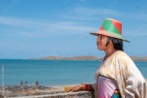 mujer indígena de la etnia wayuu, posando para mi lente en la alta guajira, en el cabo de la vela, Uribia, lugar de hermosos atardeceres, bella bahia, los wayuu tienen su propia cultura, lengua, etc