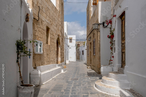 Gasse in der Altstadt von Lindos, Rhodos © AnnaReinert