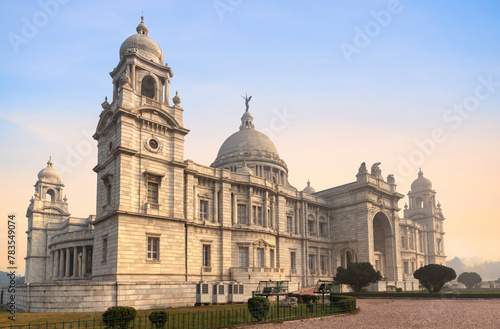 Quadro su tela Victoria Memorial ancient colonial architecture building built in the year 1906 in Kolkata with moody sunset sky