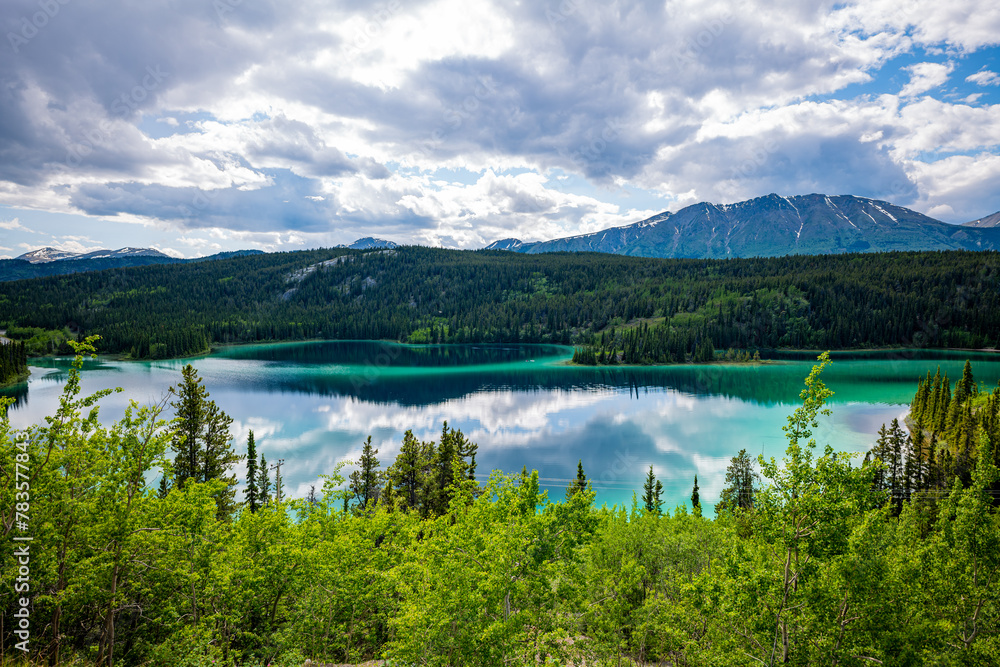 Naklejka premium Beautiful Emerald Lake Skagway Alaska