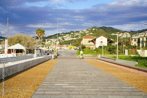Passeggiata lungomare tra Albisola Superiore e Albissola Marina nei pressi della vecchia e dismessa stazione ferroviaria photo