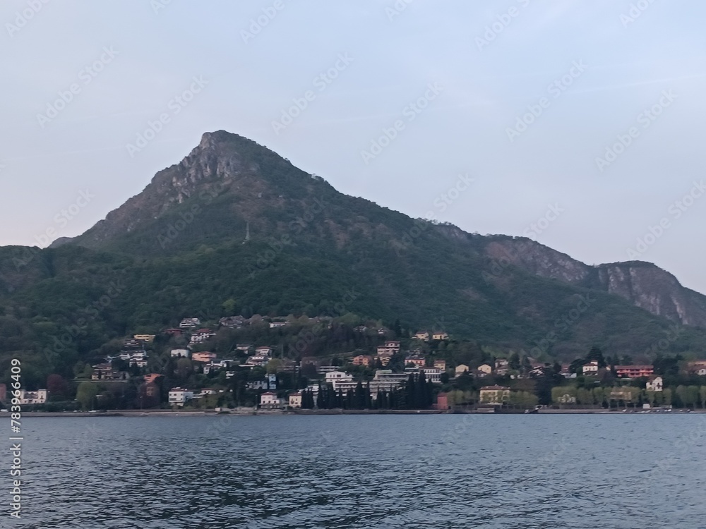 Lago e montagna 