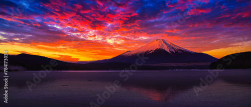 富士山の美しい夕焼け雲