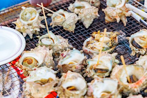 Wallpaper Mural 呼子朝市通りの浜焼き Torontodigital.ca