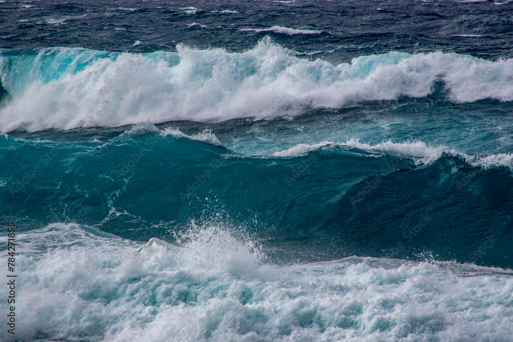 Fototapeta premium 奄美の海, ダイナミックな海, 美しい波, 美しい波色, 