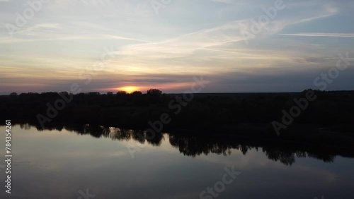 Wallpaper Mural Zachód słońca nad spokojną rzeką Torontodigital.ca