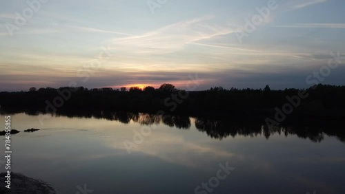 Wallpaper Mural Zachód słońca nad spokojną rzeką Torontodigital.ca