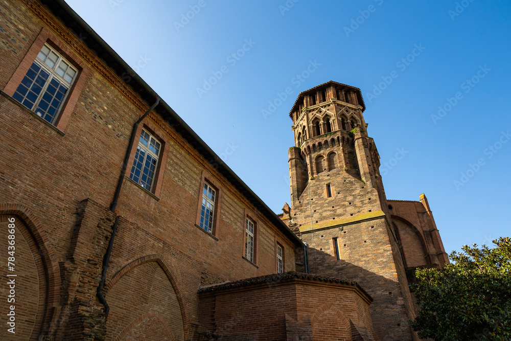 Clocher en briques rouges de l’église des Augustins à Toulouse