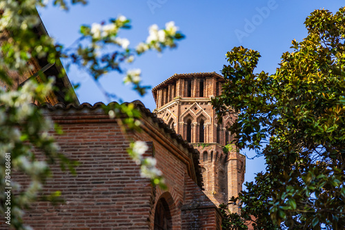 Clocher en briques rouges de l’église des Augustins à Toulouse