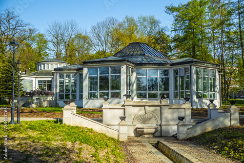 Obraz na płótnie Park zdrojowy w Nałęczowie - pijalnia wód w salonie