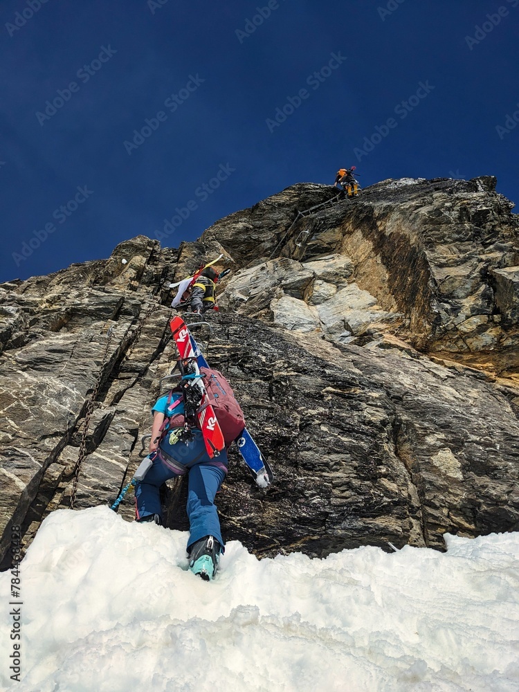 Φωτογραφία Ski tour over the Tüfelsjoch with a view of the Piz Russein mountain and the Bocktschingel Boggtschingel peak