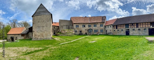 Die Burg Lohra, auch Groß Lohra, Großlohra, Schlossberg, Löhra genannt