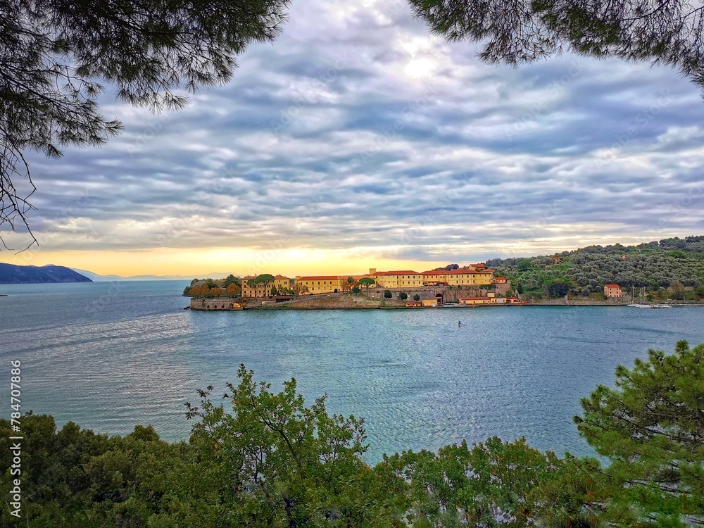 Fototapeta premium ville au bord de la mer