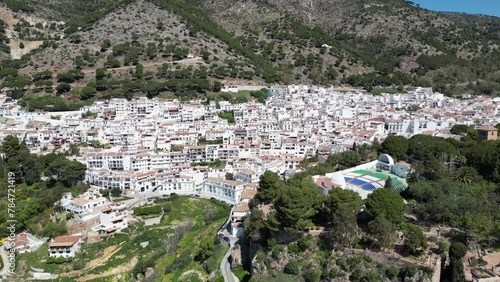 vista aérea del bonito pueblo mediterráneo de Mijas en la costa del sol de Málaga, España