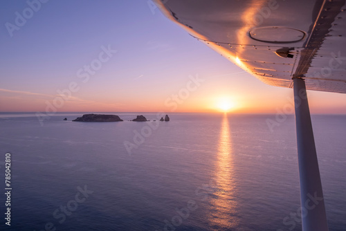 Islas Medas al amanecer desde una avioneta, L'Estartit, Cataluña, España