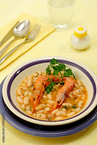 Beans with prawns.
