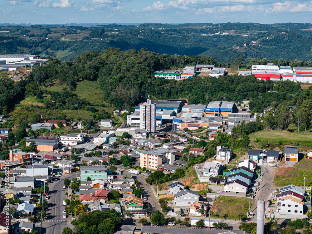 Fototapeta premium Imagem aérea de Bento Gonçalves RS também conhecida como Cruzinha e Colônia Dona Isabel.
