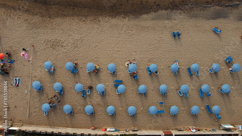 spiaggia ombrelloni Toscana  photo