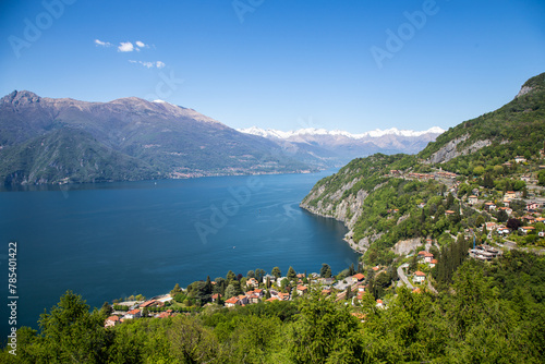 Panorama del lago di Como dal castello di Vezio