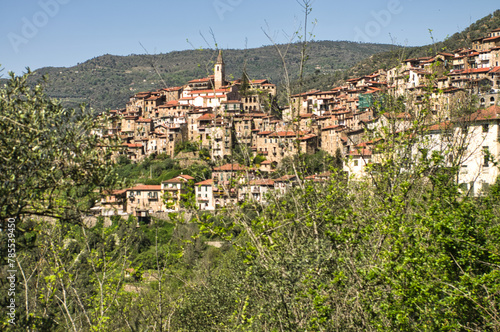 Périnaldo, village perché de Ligurie, Italie
