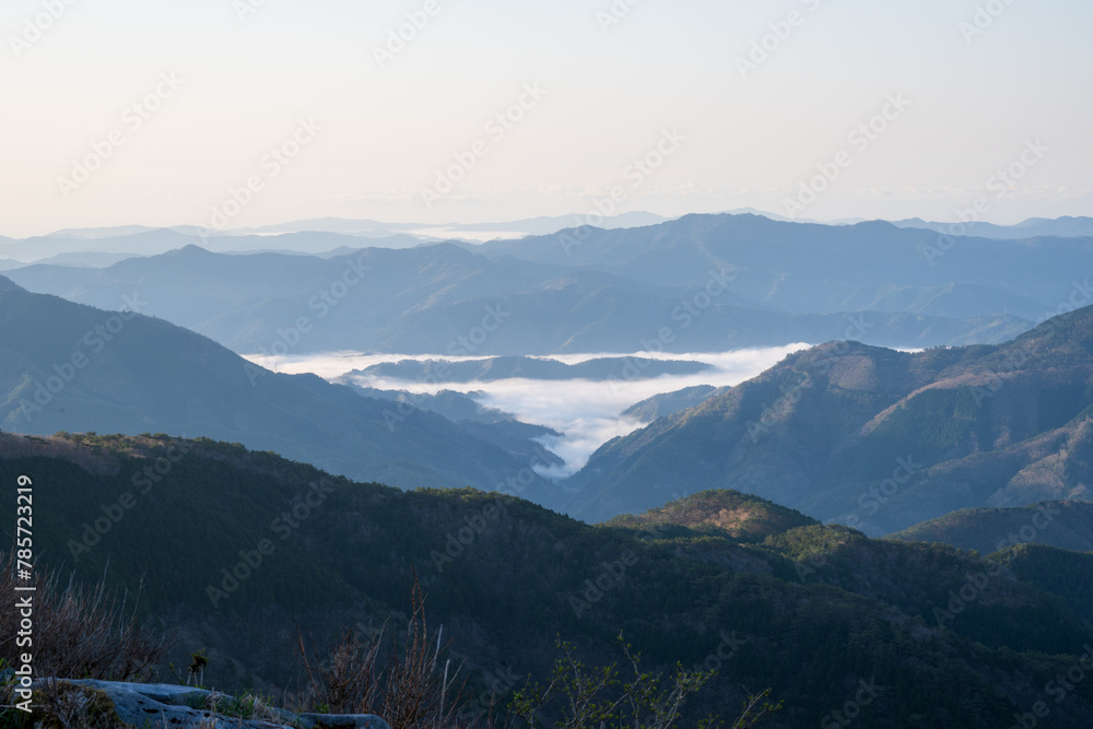 Fototapeta premium 日本の高知県と愛媛県にまたがる四国カルストの美しい風景
